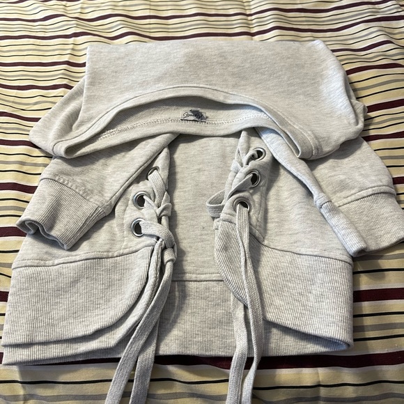 A Kismet Sweater from RW & CO.  Just not reaching for it as I should be. - Picture 2 of 3